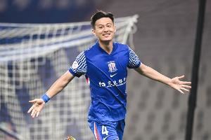 媒体人：申花国脚已与球队会合 全队明天将学习国内赛事新规则